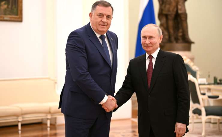 Dodik se je v Moskvi udinjal Putinu: Rusija je bila preprosto prisiljena v vojaško operacijo
