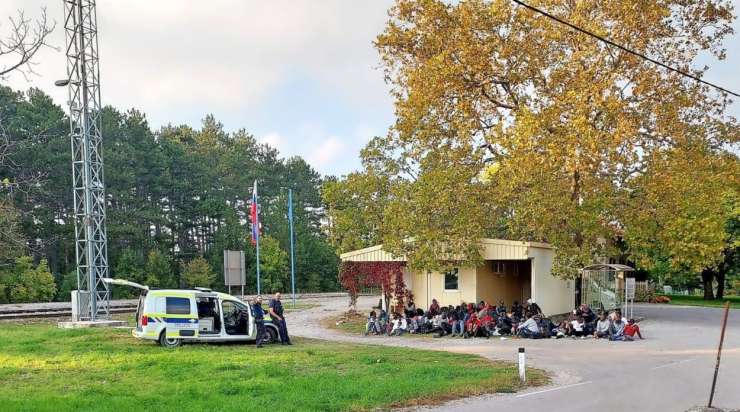 Letos v Slovenijo prišlo skoraj trikrat več ilegalnih migrantov kot lani