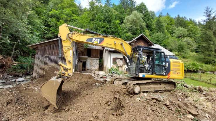 V Slovenijo Prihaja Pomoč Iz Tujine: Bagri, Montažni Mostovi, Inženirji ...