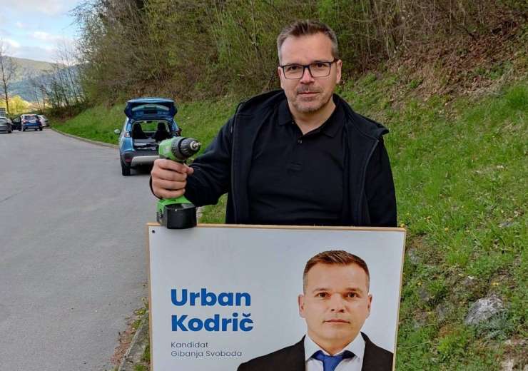 Ali ministrico Sanjo Ajanović Hovnik iz ozadja ruši razrešeni državni sekretar Urban Kodrič?