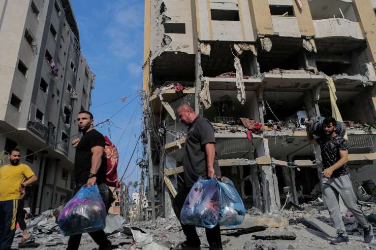 Izrael z novimi napadi na Gazo, Hamasove rakete nad Tel Aviv
