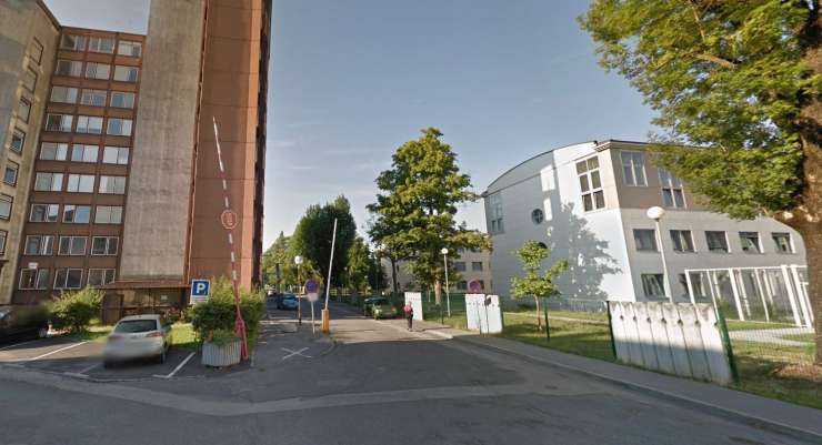 Na paciente psihiatrije v Mariboru streljali dijaki iz Dijaškega doma: eden je že trajno izključen