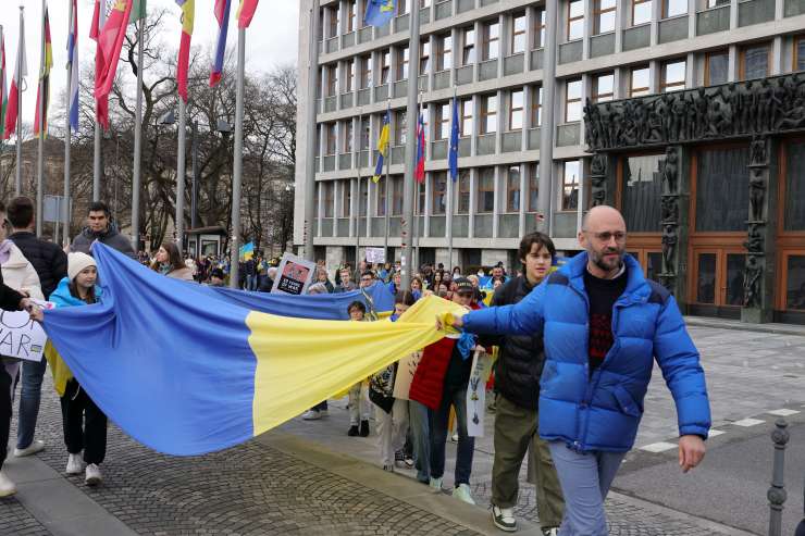 V Ljubljani shod v podporo Ukrajini