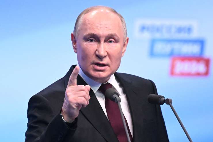 Še šest let: Putin dobil skoraj 90 odstotkov glasov