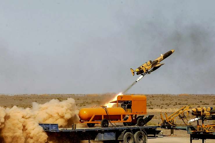 Izraelska vojska: Iran je s samomorilskimi droni napadel Izrael