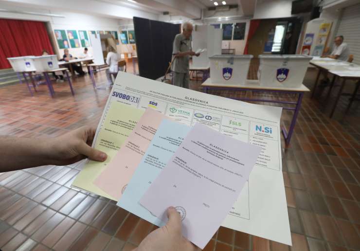 Na volišču našli ponarejeni glasovnici