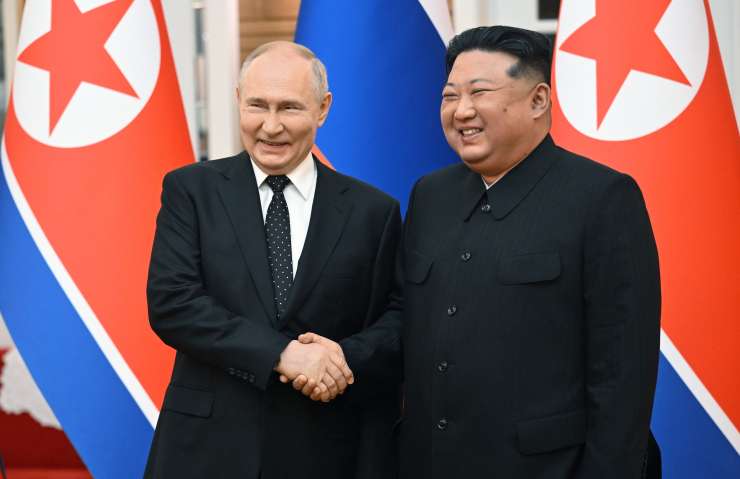 Putin kupuje orožje od Severne Koreje, Južni Koreji pa grozi zaradi dobave Ukrajini