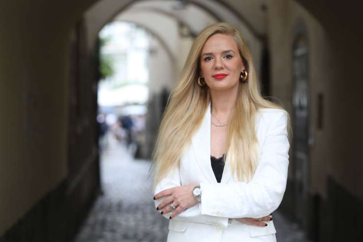 Aida Gajić, vesoljska pravnica: Bogati si lahko privoščijo vozovnico za v vesolje