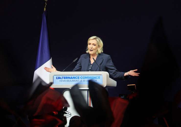 Le Penova dobila prvi krog volitev v Franciji; debakel za Macrona