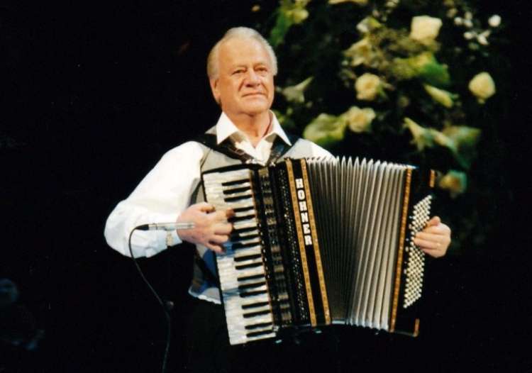 Slavko Avsenik je bil utemeljitelj narodnozabavne glasbe v Sloveniji.