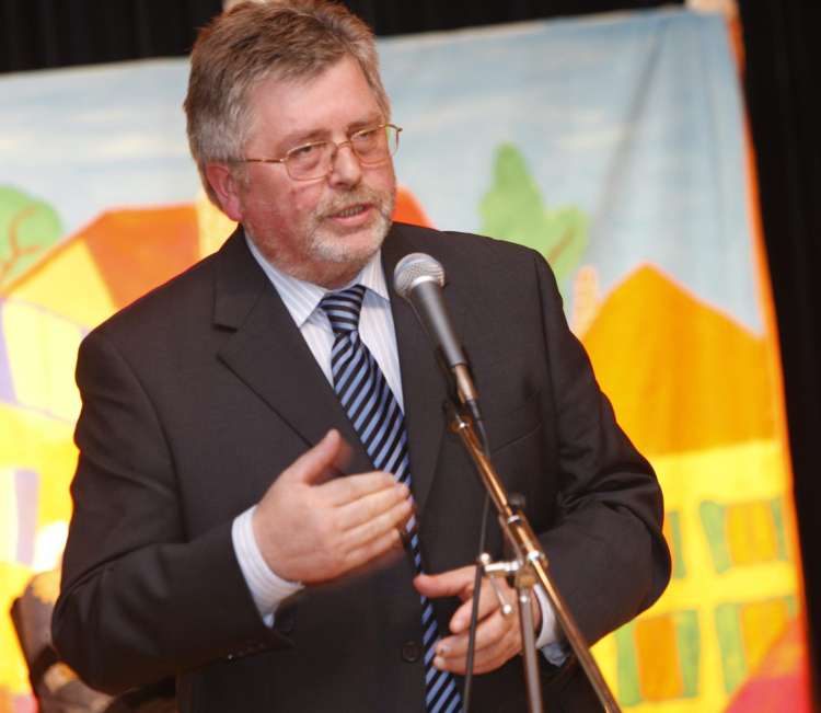 Aktualni ižanski župan Janez Cimperman je v SDS postal nezaželen že leta 2000, v času vlade Andreja Bajuka.