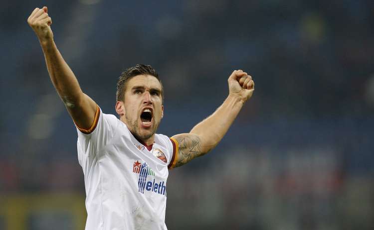 013-32-strootman1