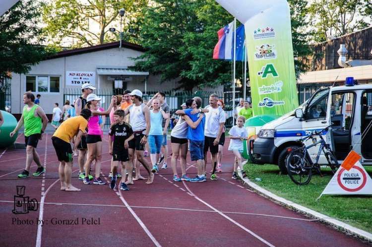 Ena izmed humanitarnih akcij društva Never give up