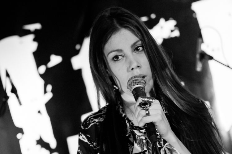 Renata je sodelovala tudi v šovih Popstars in Bodi idol