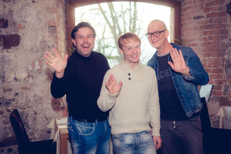 Mojstri komedije Daniel Malalan, Rok Matek in Uroš Smolej se veselijo 29. feburarja, ko bodo že 100. odigrali komedijo Trio Pupe.