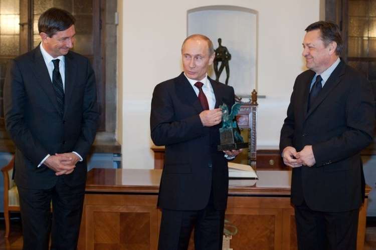 Vladimir Putin v Ljubljani leta 2011, ob njem tedanji premier Borut Pahor in ljubljanski župan Zoran Janković.