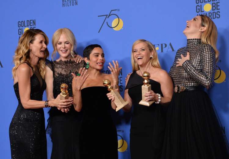 V črnino oblečene Laura Dern, Nicole Kidman, Zoë Kravitz, Reese Witherspoon in Shailene Woodley.