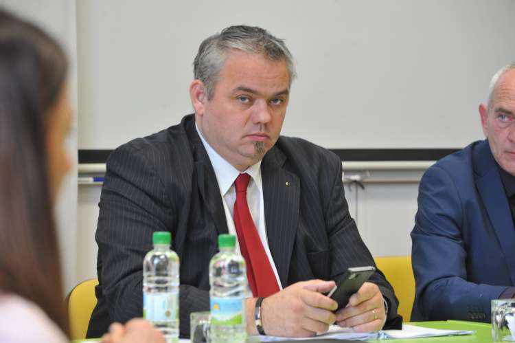Damijan Jaklin (na fotografiji) je bil v času prešnje vlade državni sekretar na ministrstvu za obrambo, ki ga je vodil Matej Tonin.