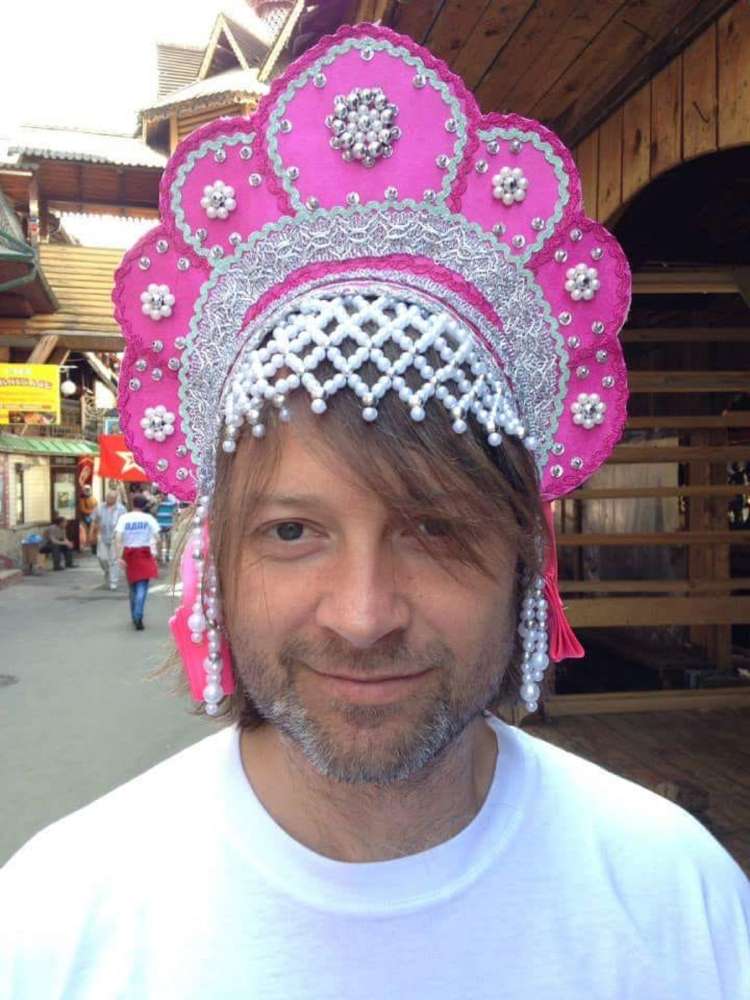 Miha Guštin - Gušti ima rad nenavadne stvari. Zato je pred leti tudi kupil ta klobuk.
