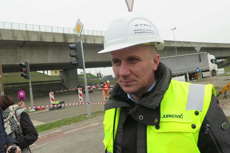 Dejan Jurkovič je dolgoletni visoki javni uslužbenec in eden ključnih mož pri železniških projektih.