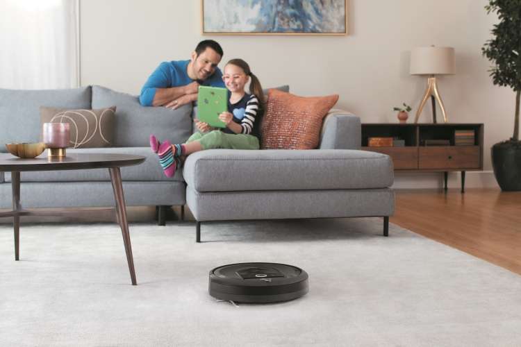Roomba i7_Lifestyle_Living Room