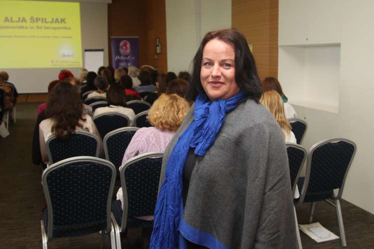 Peti svet Andreja Novak