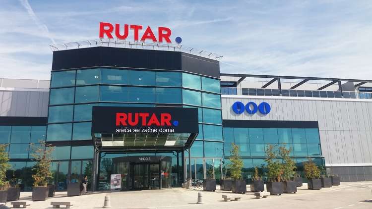 Prenoveljeni center Rutar