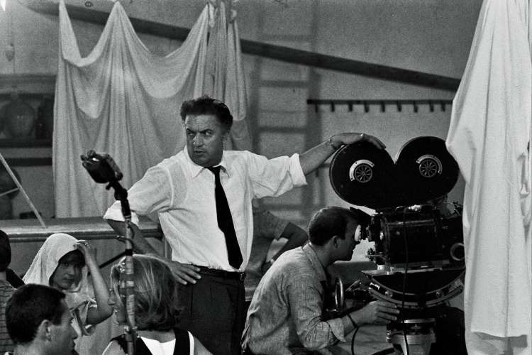 Gideon-Bachmann-Fellini-sul-set-di-8-½-1963.-Cinemazero-Images-–-Pordenone.jpg
