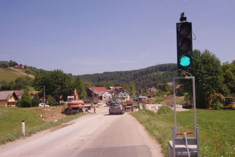 Obnova ceste na Bučki.jpg