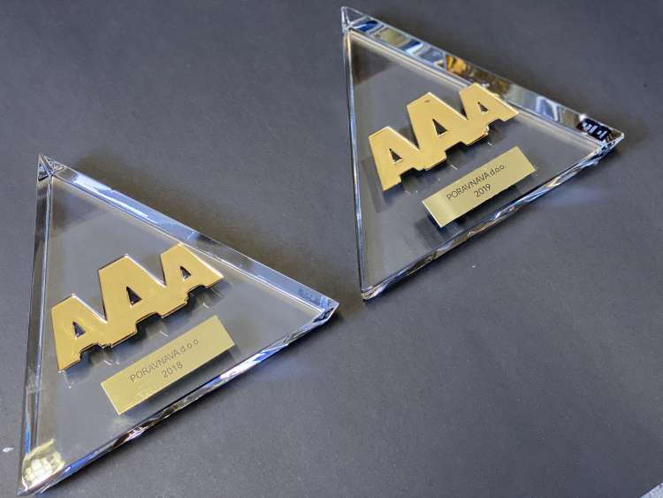 AAA je izdelek slovenske kristalne industrije.jpg