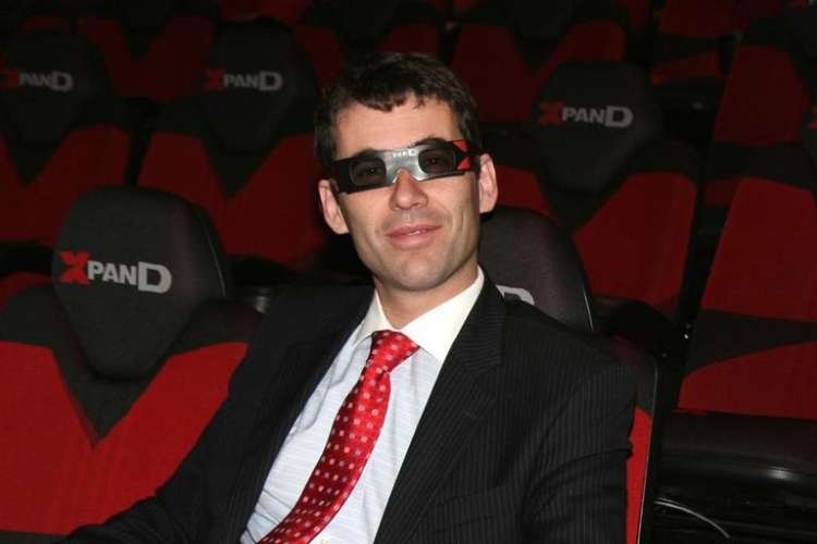 Sergej Racman je bil lastnik Koloseja, imel pa je tudi mednarodno podjetje X6D proizvodnjo očal za spremljanje 3D-filmov.