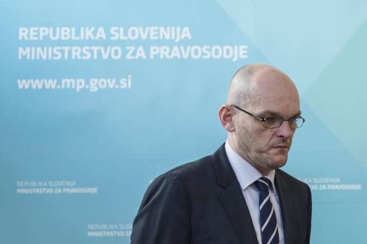 Komisija za preprečevanje korupcije (KPK), ki jo vodi Goran Klemenčič, je že leta 2013 opozarjala, da Janez Janša potovanja plačuje z gotovino neznanega izvora.