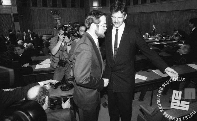 Ko je Boris Zakrajšek sedel v upravi NLB, jo je vodil Marko Voljč, ki ga je leta 1992 skupina poslancev ob poskusu rušenja Lojzeta Peterleta neuspešno predlagala za mandatarja.