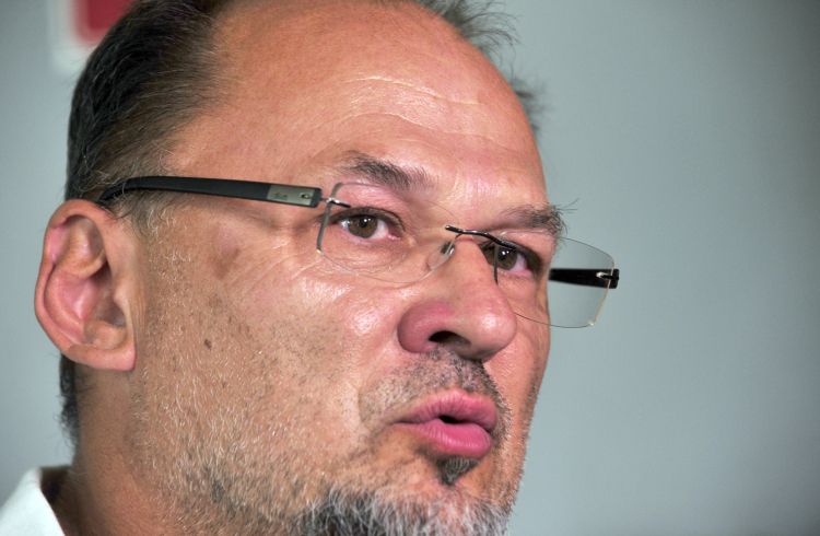 Necenzurirano.si Jelko Kacin Vlada pospešeno pripravlja