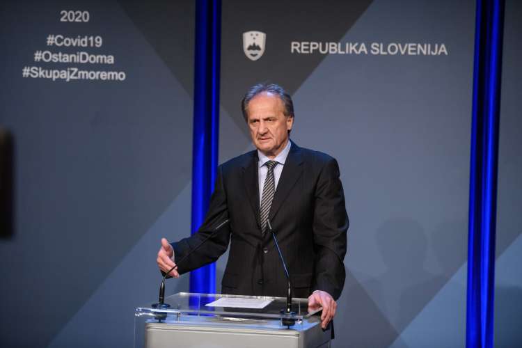 Član vladne svetovalne skupine Ivan Simič je dejal, da so upoštevali večino predlogov iz gospodarstva in zainteresirane javnosti.