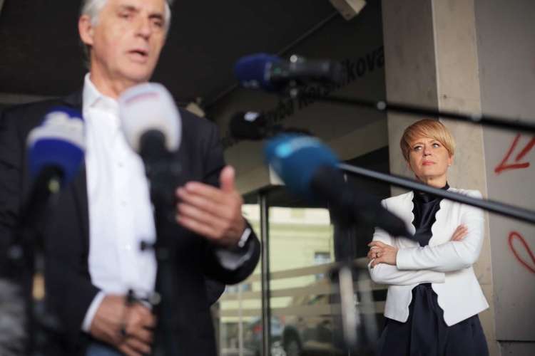 Tomaž Gantar je januarja letos na volitvah za predsednico stranke podprl Aleksandro Pivec. Zdaj je spet na strani Karla Erjavca.