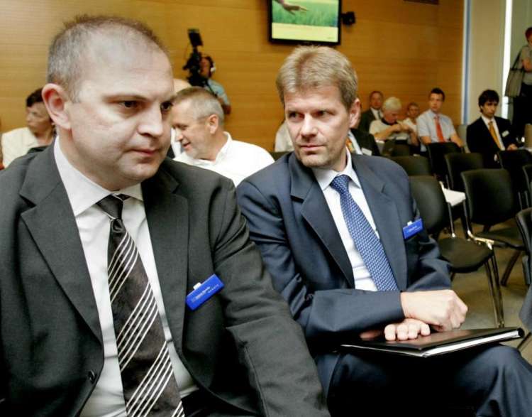 Bojan Dremelj (desno) je vodil upravo Telekoma, Dušan Mitič (levo) pa je bil zadolžen za širitev na Balkan.