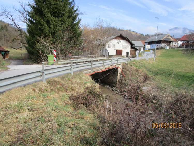 Most čez Podvinski potok.jpg