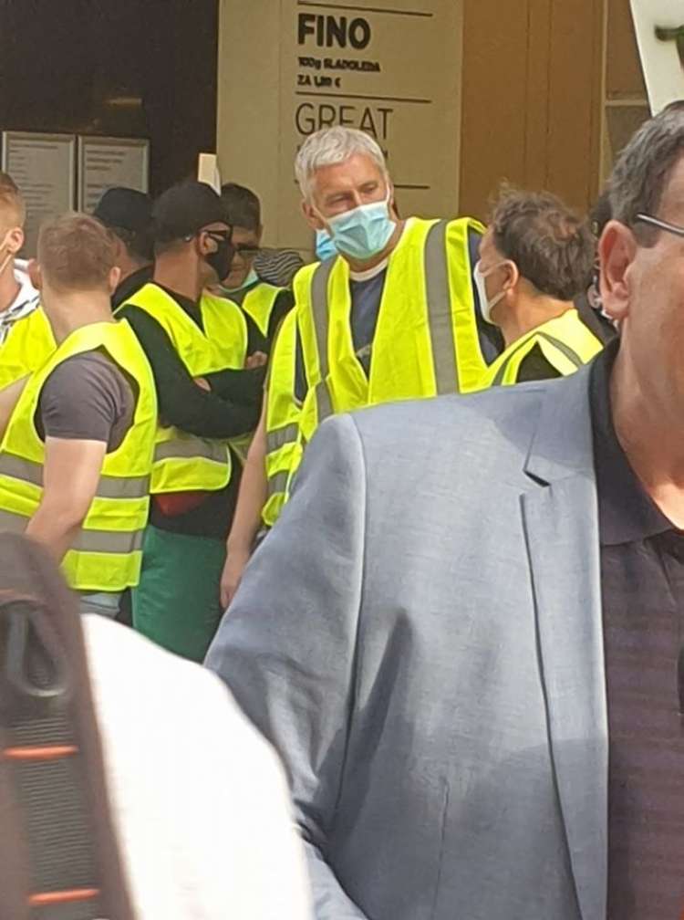 kožel vlado rumeni jopiči