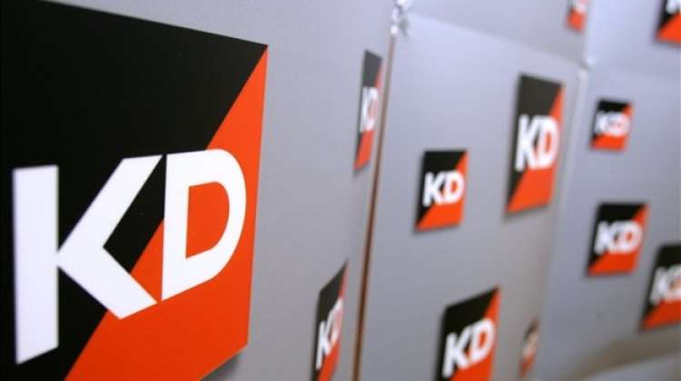 Racman je eden večjih lastnikov finančne skupine KD Group.