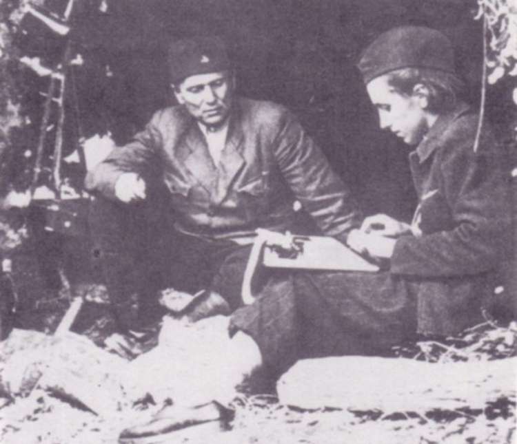Josip Broz Tito in Davorjanka Paunović med vojno.