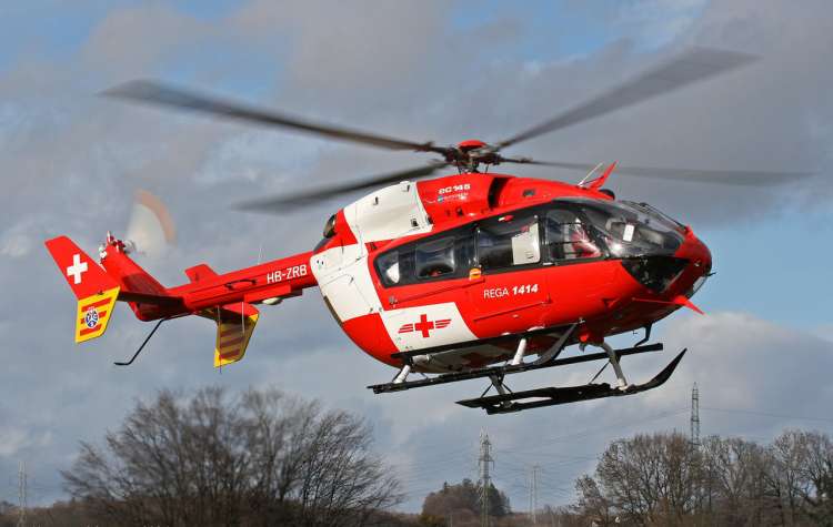 Praktično povsod po tujini uporabljajo namenske reševalne helikopterje. Le pri nas in na Hrvaškem ne.