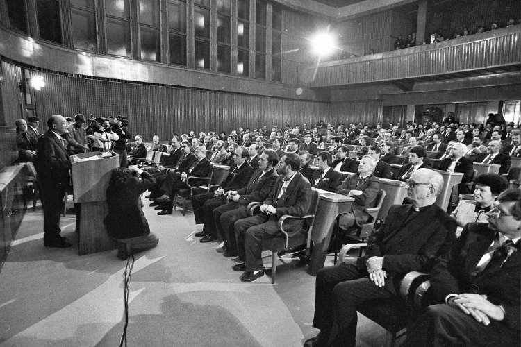 26. decembra 1990 je predsednik skupščine France Bučar razglasil plebiscitni izid. Pozneje ni želel, da ga prištevajo med osamosvojitelje.