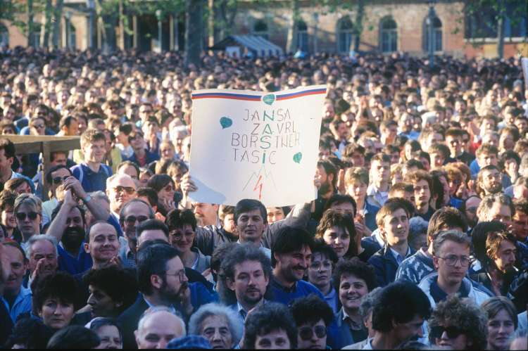 21. junija 1988 se je na takratnem Trgu osvoboditve, današnjem Kongresnem trgu, zbralo več deset tisoč ljudi.