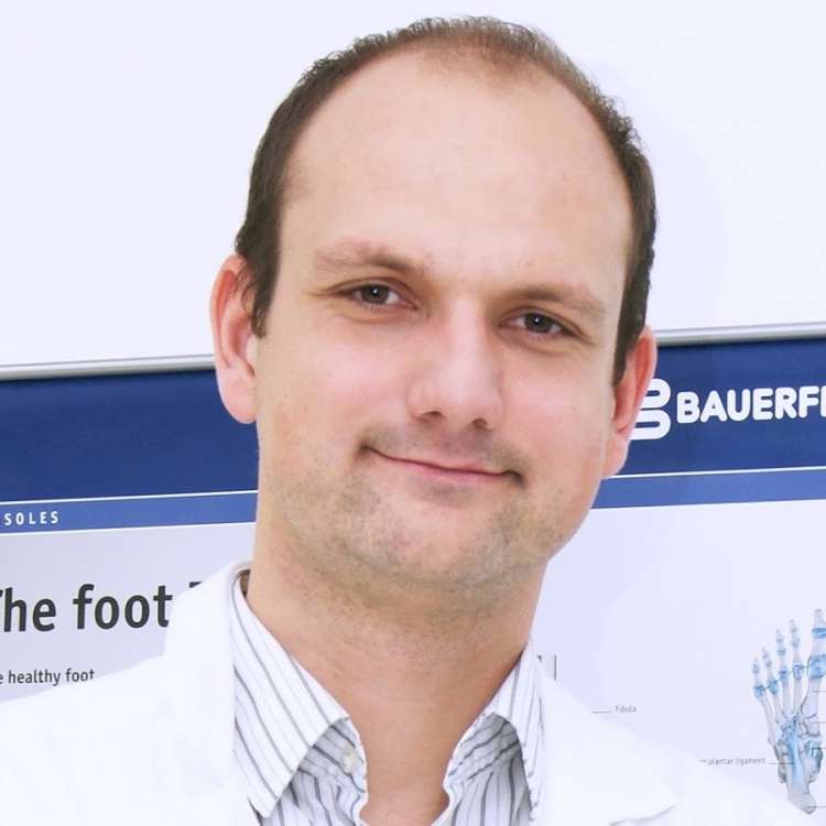 Med tistimi z največ soglasji je dr. Matjaž Merc, kirurg na oddelku za ortopedijo v UKC Maribor.