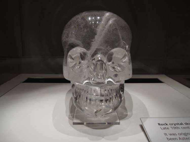 British_Museum_crystal_skull_2.jpg