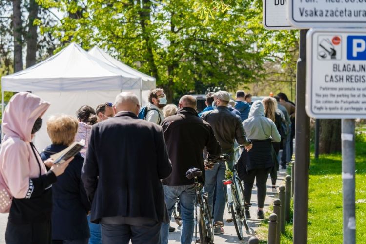 hitri-test, ljubljana, testiranje, kolona