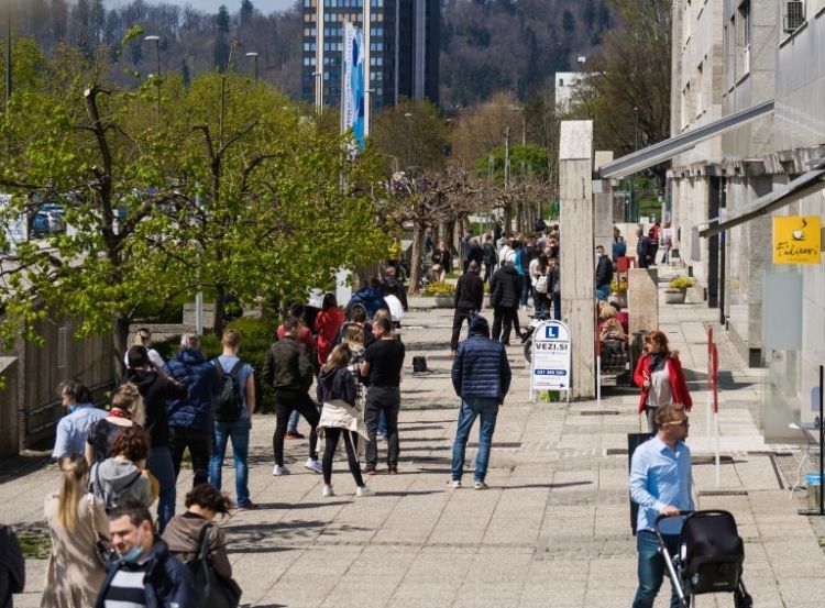hitri-test, ljubljana, testiranje, kolona