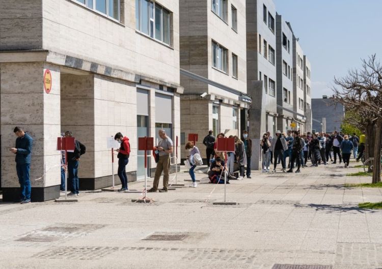 hitri-test, ljubljana, testiranje, kolona
