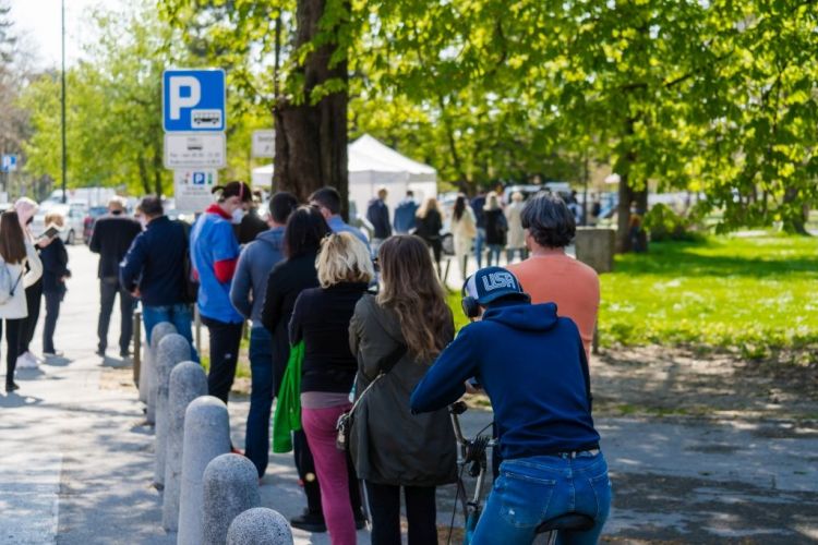 hitri-test, ljubljana, testiranje, kolona